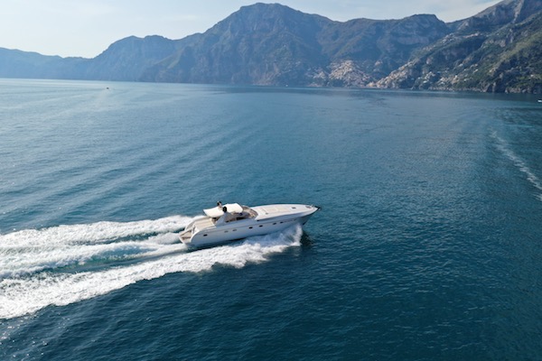 Rizzardi Top Line 50 yacht from Luma Charter